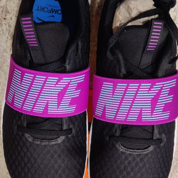 Nike Shoes - Women's Nike Renew In-Season TR9
